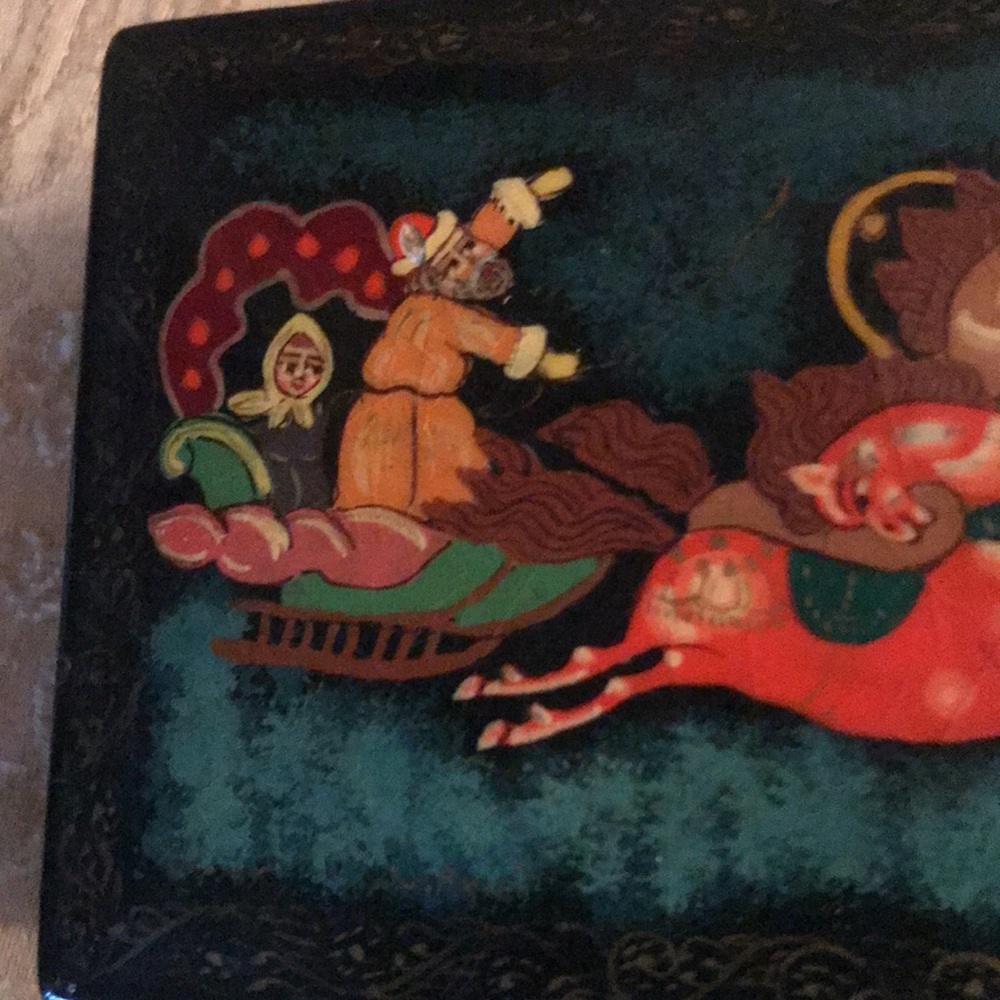 Vintage Russian Lacquer Box - Picture 3 of 9